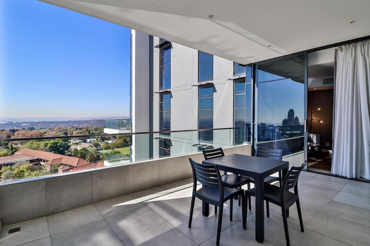 Reserved Suites Illovo Johannesburg Exterior foto
